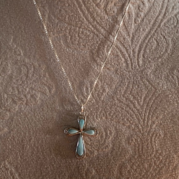 Blue Larimar Cross Pendant on an Italian Silver chain. - Picture 4 of 6